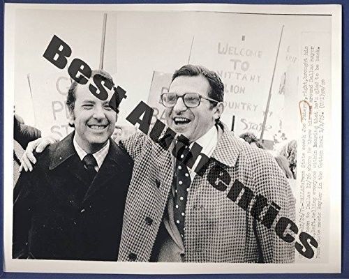 Joe Paterno w/ Wes Wise 8x10 1974 Wire/Press Photo