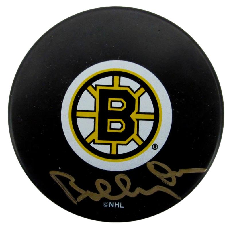 Bobby Orr HOF Signed/Auto Hockey Puck Boston Bruins JSA 186367