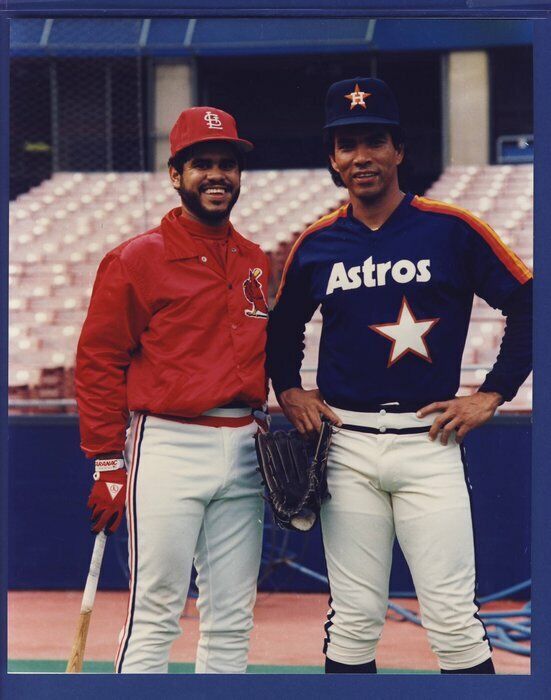 Cruz Astros with Oquendo Cardinals wire photo 119847