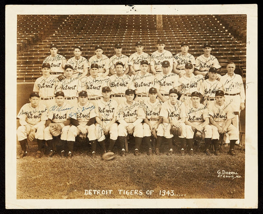 1943 Detroit Tigers Team-Signed by 26 original Authentic Photo Beckett