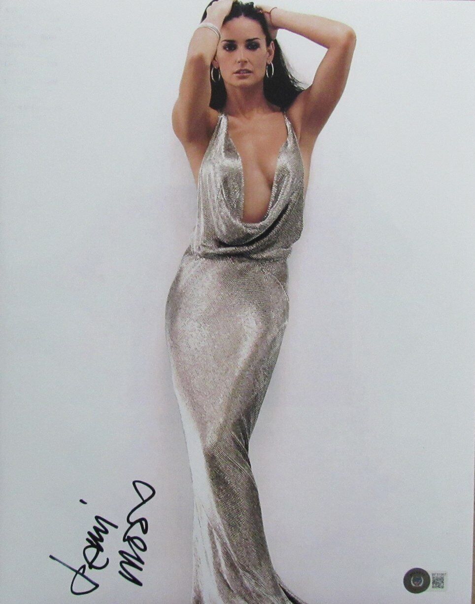 Demi Moore Autographed 11x14 Photo Actress Beckett