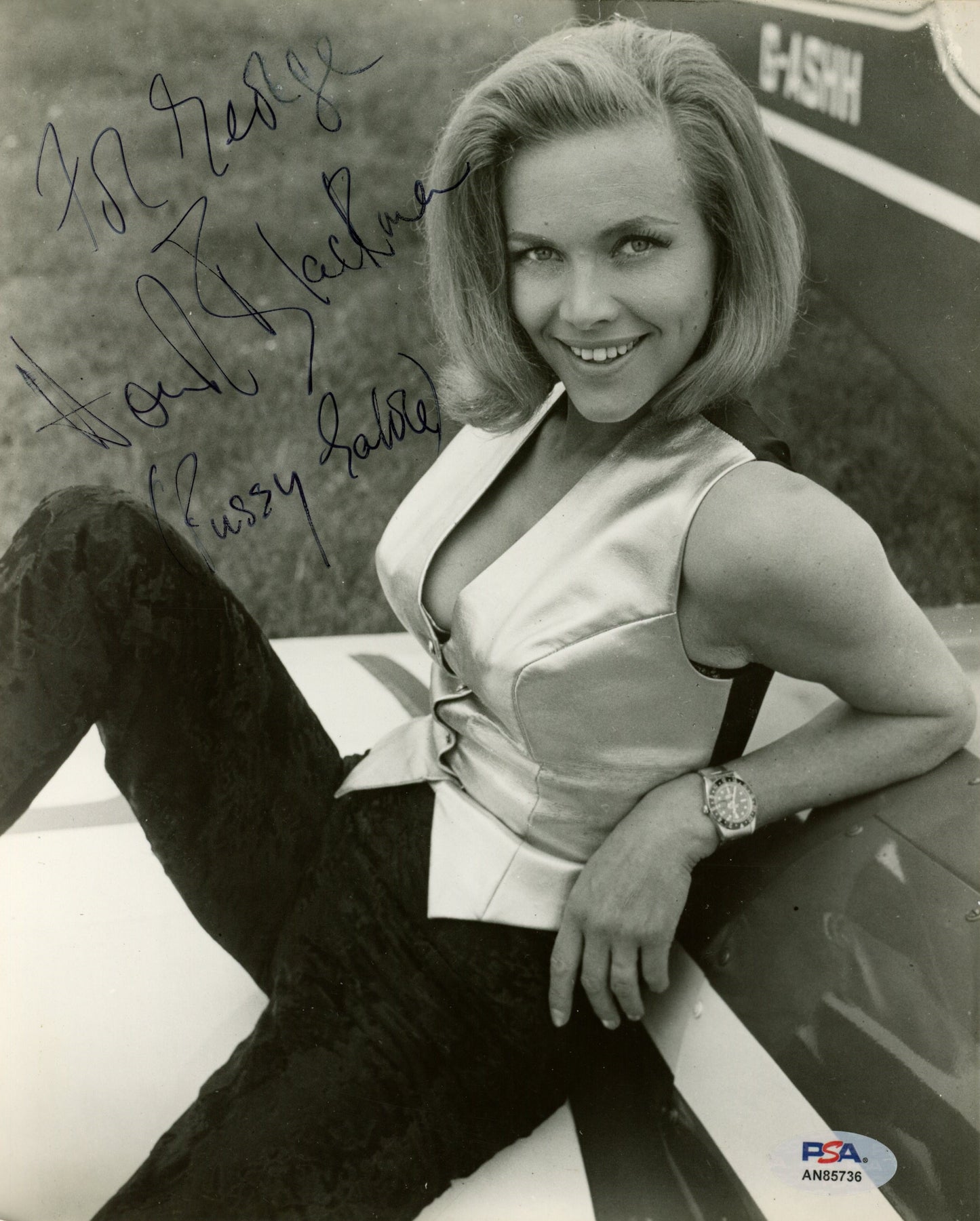 Honor Blackman Signed/Inscr 8x10 B/W Photo Actress "Goldfinger" PSA/DNA 192053