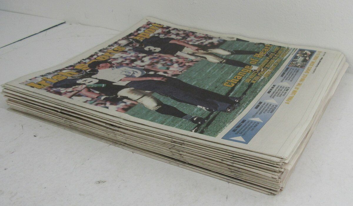 Lot of 22 1997 Notre Dame Irish Sports Report Magazines 148718