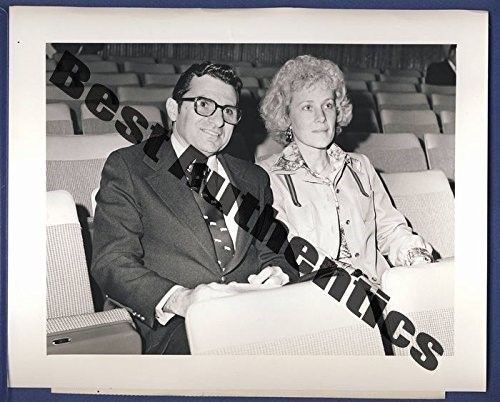 Joe Paterno w/ Kathy Rush 8x10 1975 Wire/Press Photo