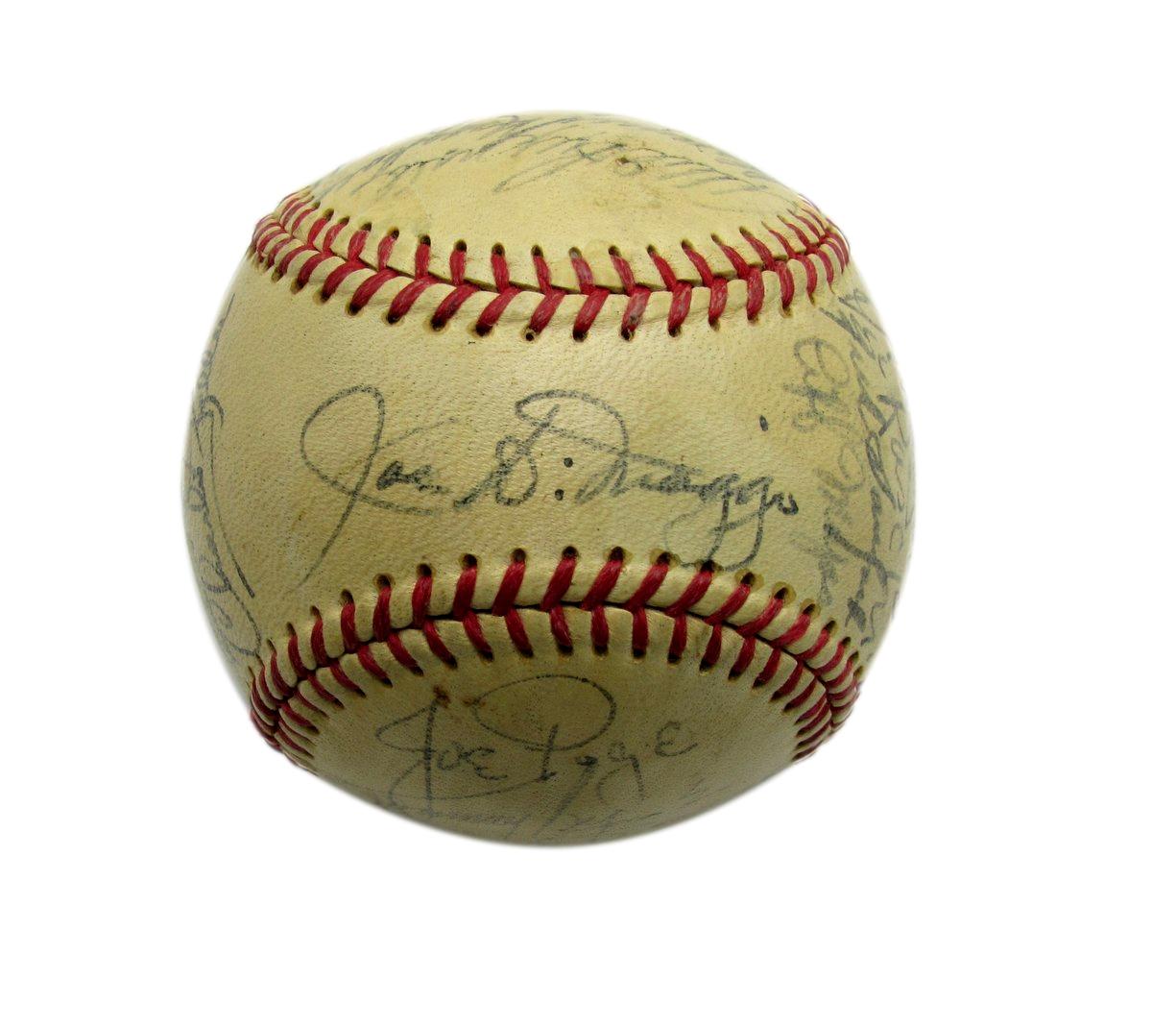 1949 Yankees OAL Team Signed Baseball (24) WS Champ HOFer Berra/Mize/Rizzuto JSA