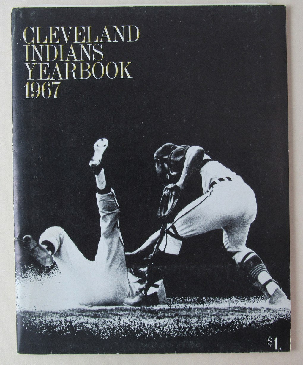 1967 Cleveland Indians Yearbook w/ Portrait Photos 189975