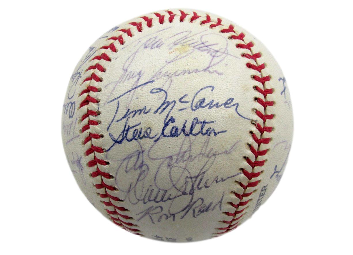 1977 Phillies Team Signed by 25 ONL Baseball Carlton Kaat HOF 190037