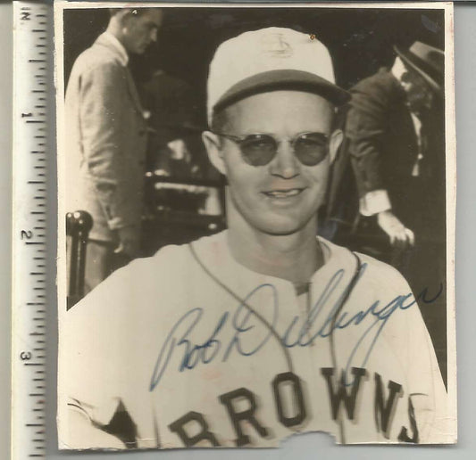 Bob Dillinger St. Louis Browns Signed/Autographed B/W Postcard Photo 150435