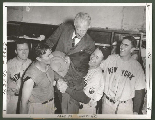 1941 NEW York Yankees Clinch AL Pennant 7x8.5 B/W Wire/Press Photo