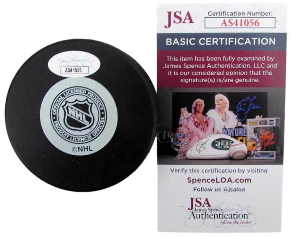 Bobby Orr HOF Signed/Auto Hockey Puck Boston Bruins JSA 186358