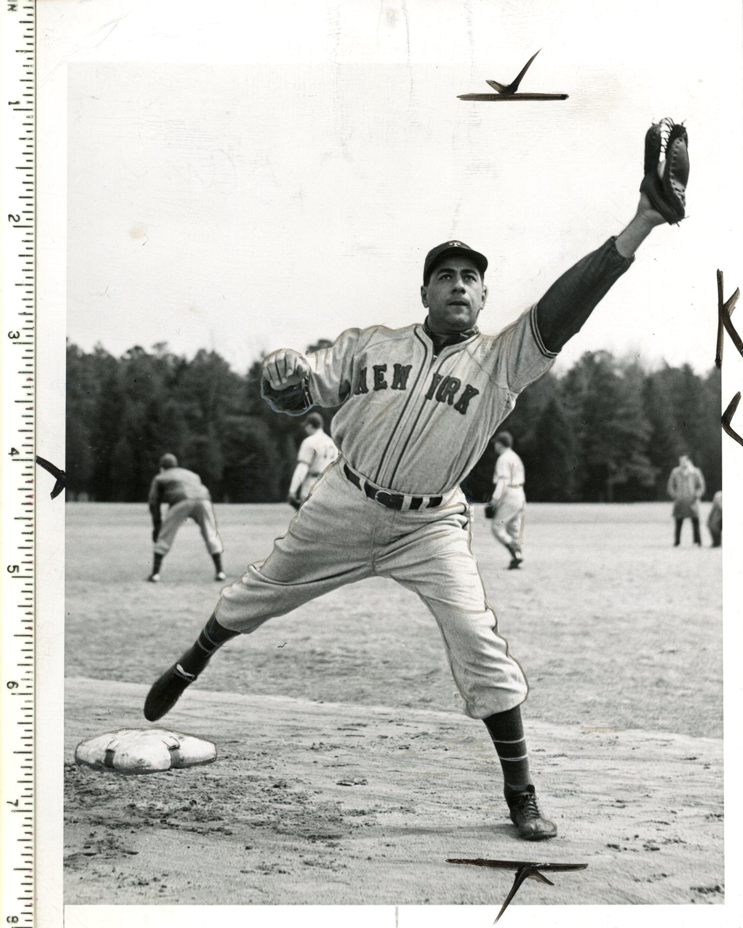 Herbert "Babe" Barna 6x8 B/W 1943 Press Wire Photo New York Giants 172785