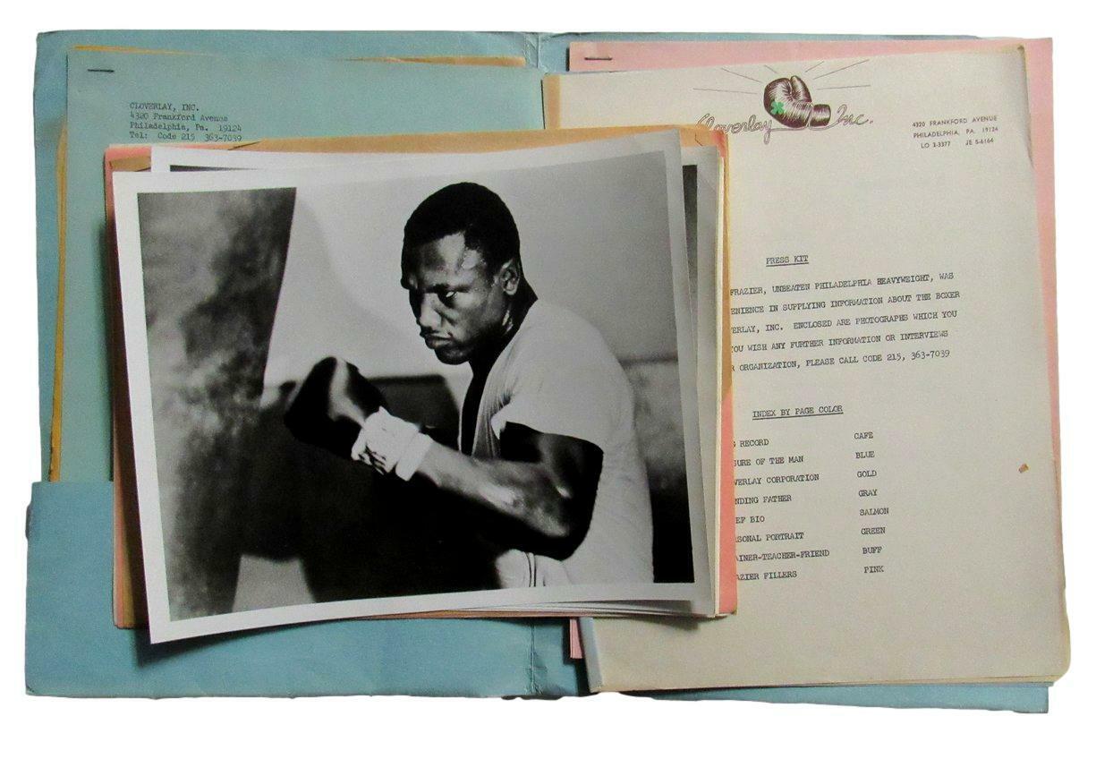 1966 Joe Frazier Heavyweight Boxing Champ Press/Media Kit 167456