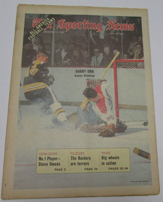 Bobby Orr Boston Bruins December 13, 1969 Sporting News Cover 144674