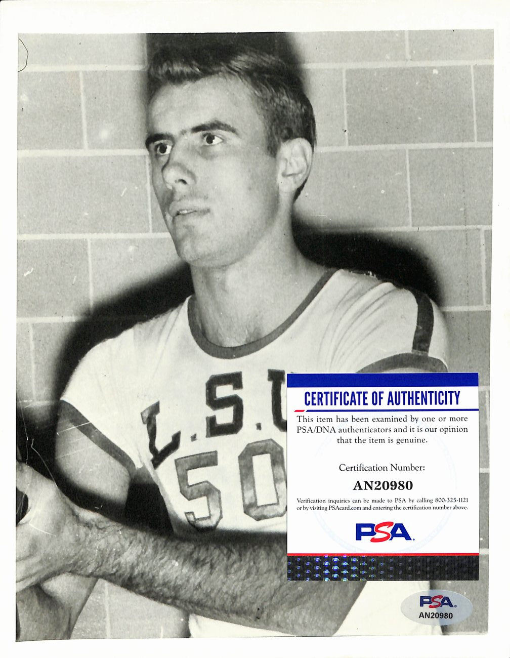 Bob Pettit HOF Signed/Auto 8x10 Photo LSU PSA/DNA 189064