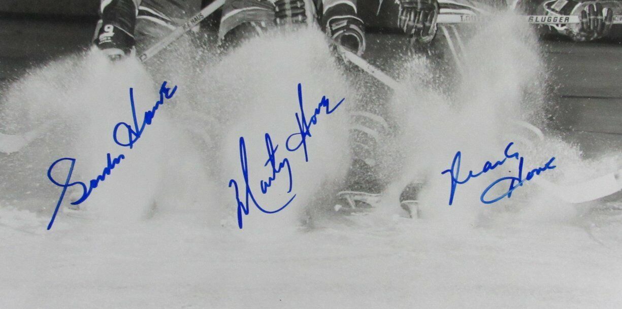 Gordie/Marty/Mark Howe Aeros Signed/Auto 11x14 Photo Framed Beckett 164350