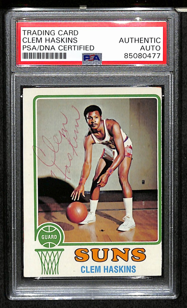 1973/74 TOPPS #59 Clem Haskins Auto/Signed Card PSA/DNA 185451