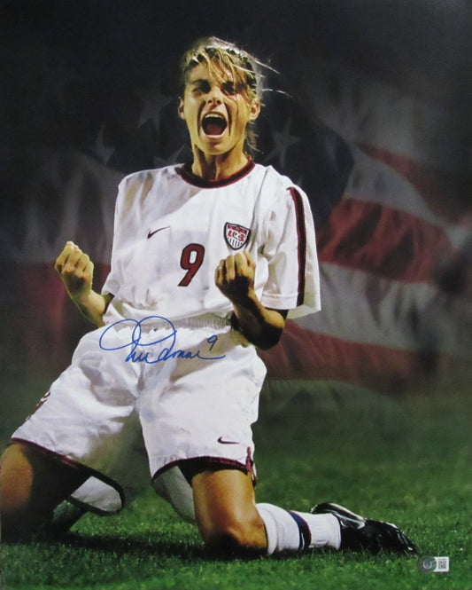 Mia Hamm US Women's Soccer Signed/Autographed 16x20 Photo Beckett 187266