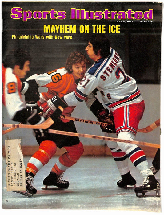 May 6, 1974 Bobby Clarke HOF Philadlephia Flyers Sports Illustrated  181639