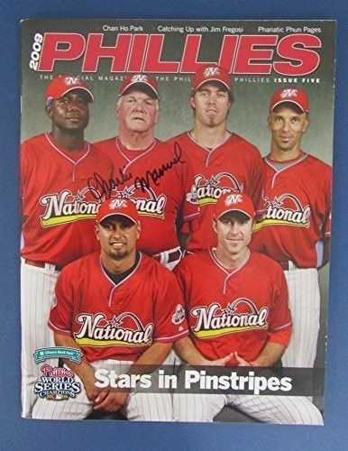 2009 Phillies Program Magazine Charlie Manuel Signed Cover 123167