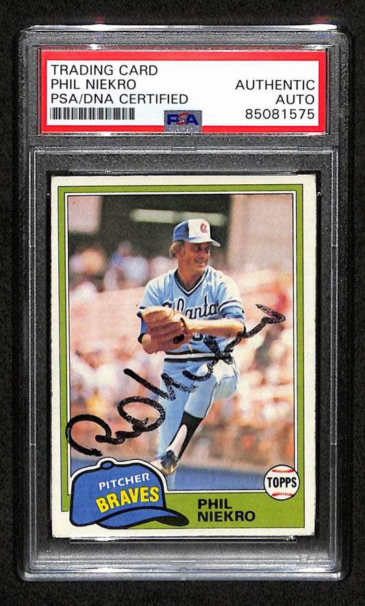 Phil Niekro HOF Signed 1981 Topps Card #387 Atlanta Braves PSA/DNA 184508