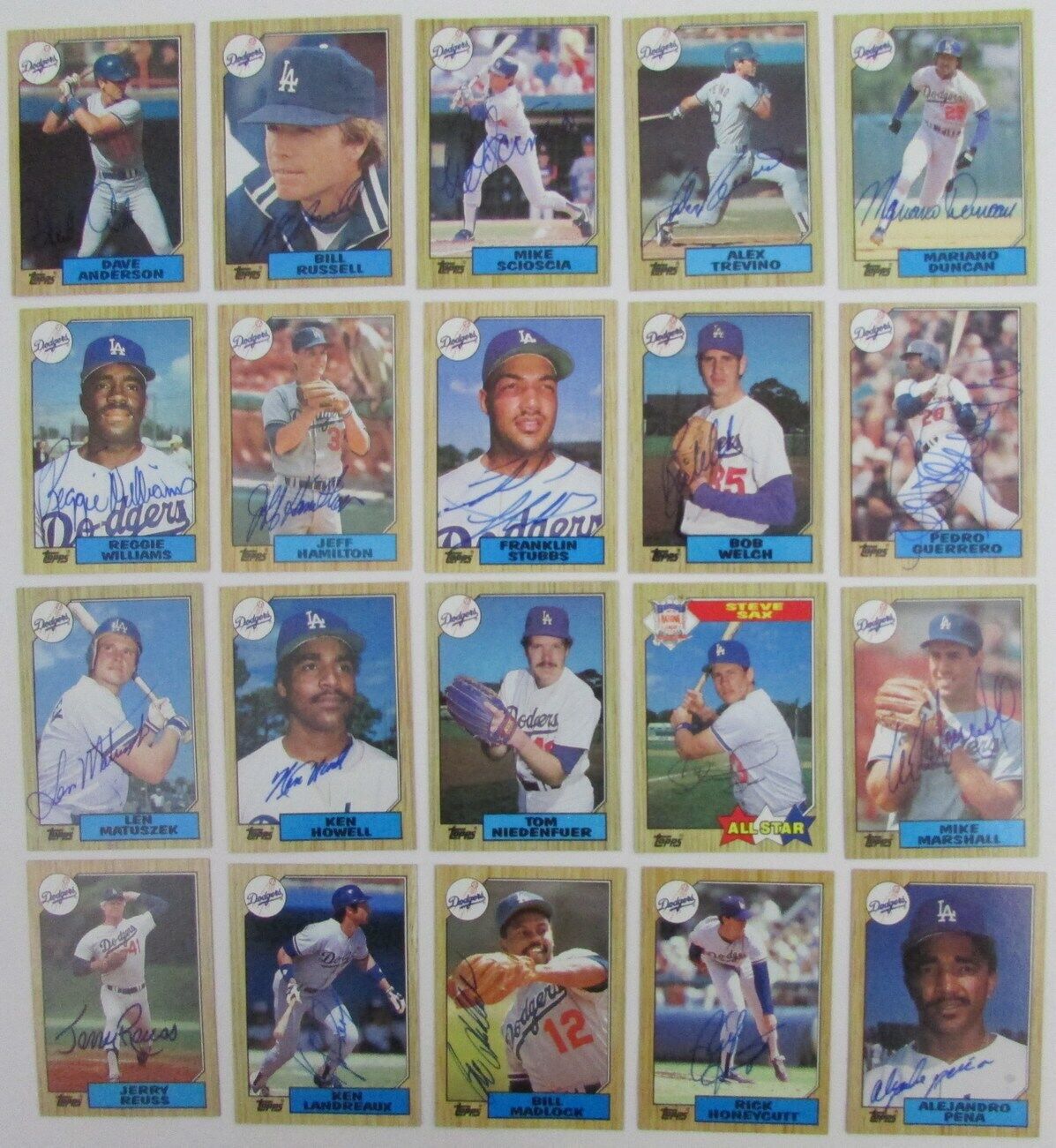 Lot of (20) Autographed 1987 Topps Los Angeles Dodgers Baseball Cards