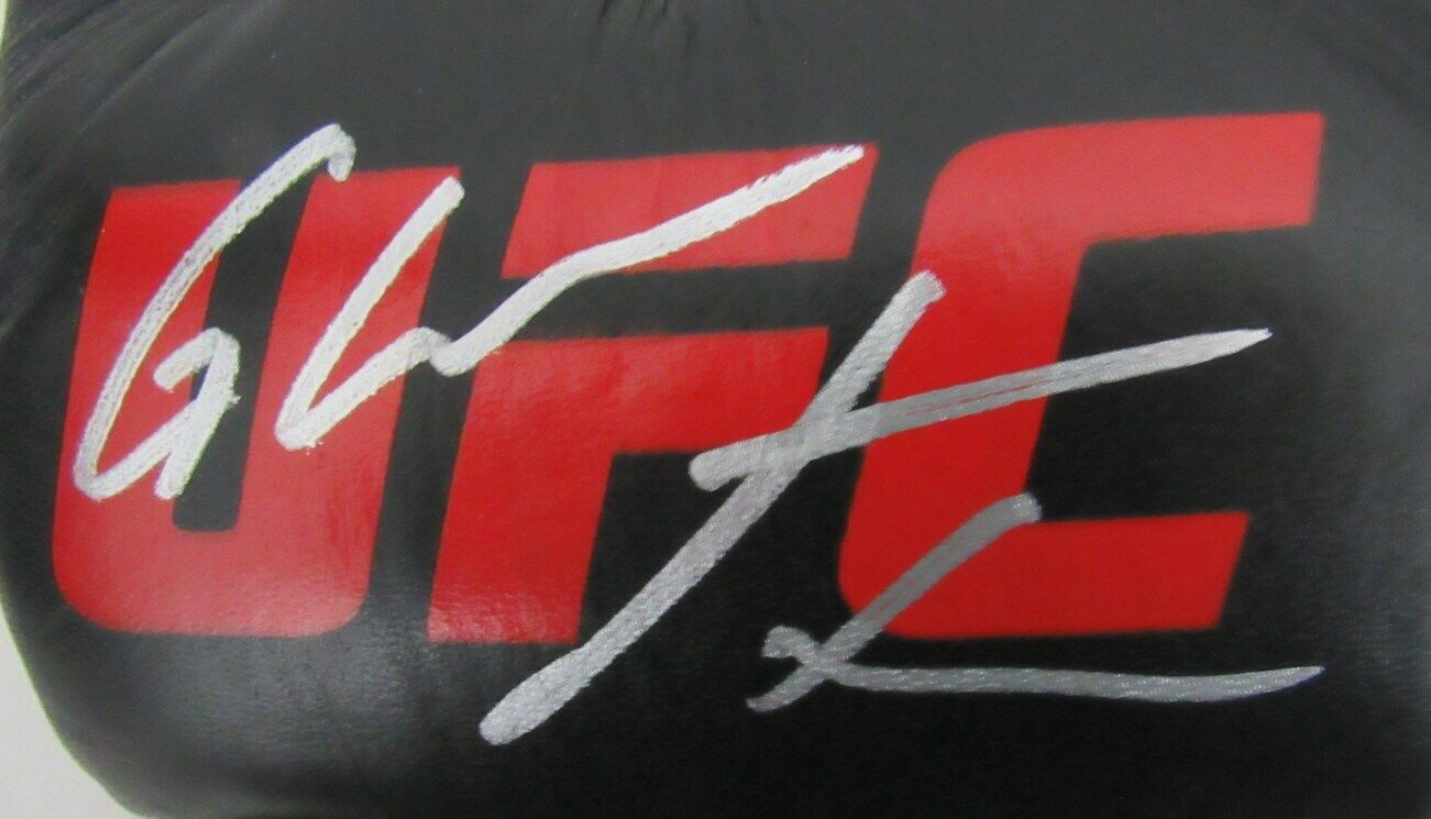 Glover Teixeira UFC Champ Signed/Auto Black Left MMA FIGHT Glove JSA 165545