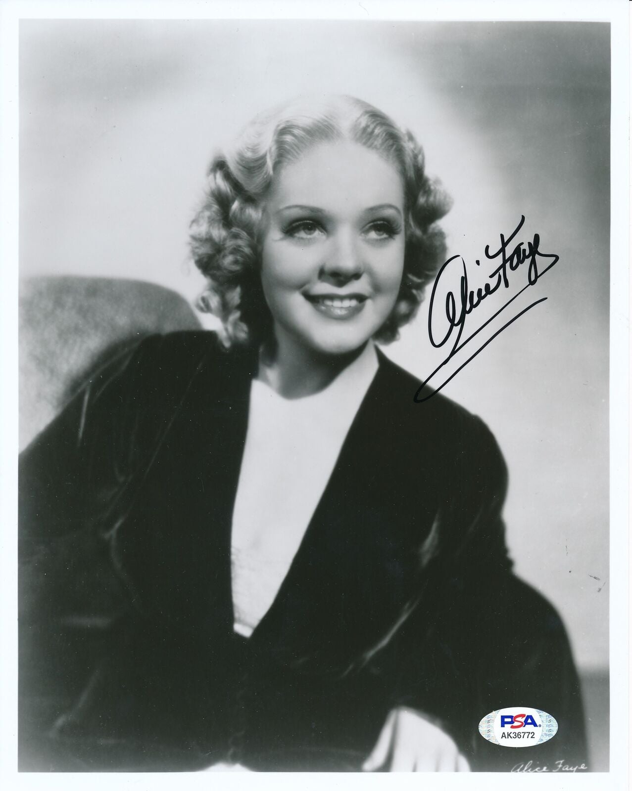 Alice Faye Actress Oscar Winner Autographed 8x10 B/W Photo PSA/DNA