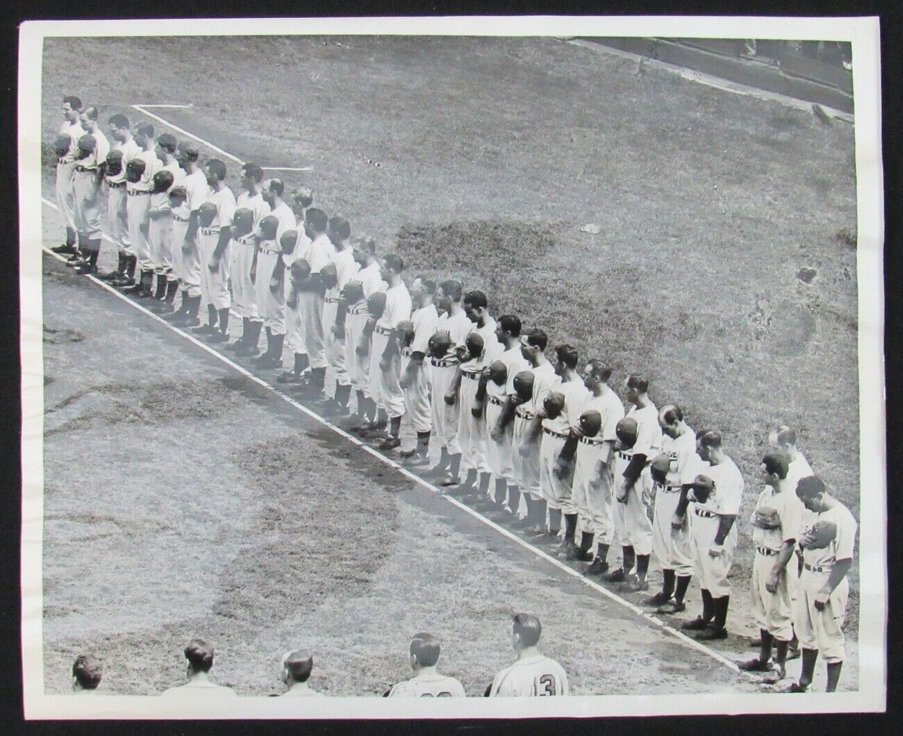 1941 Brooklyn Dodgers Team 8x10 B/W Wire/Press Team Photo 150737