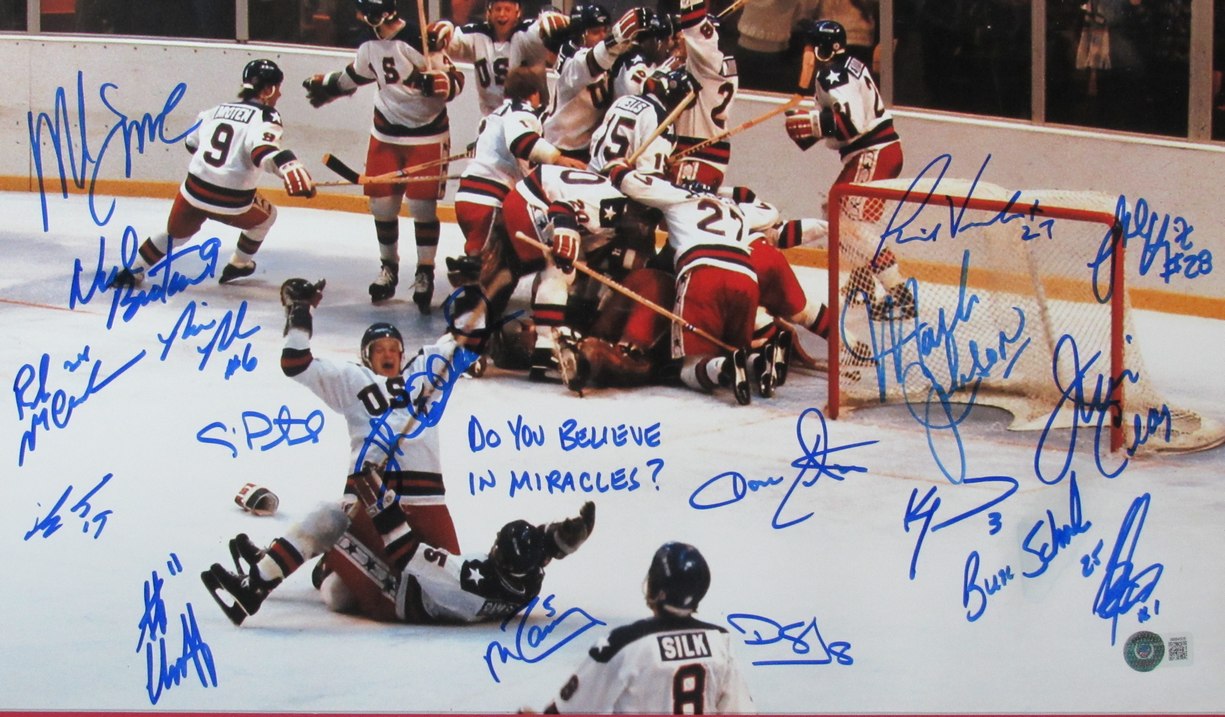 1980 Miracle on Ice Team Signed(18 Signatures) 16x20 Photo Framed Beckett 193033