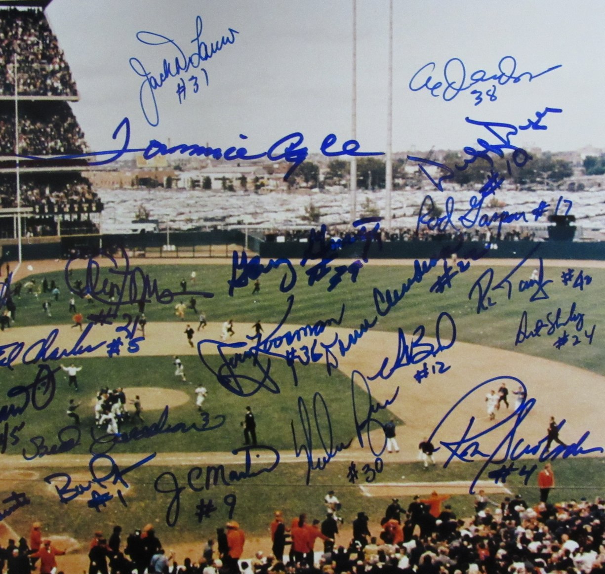 1969 Mets Team Signed (25) 11x14 Photo WS Champions Ryan (HOF) McGraw 187330