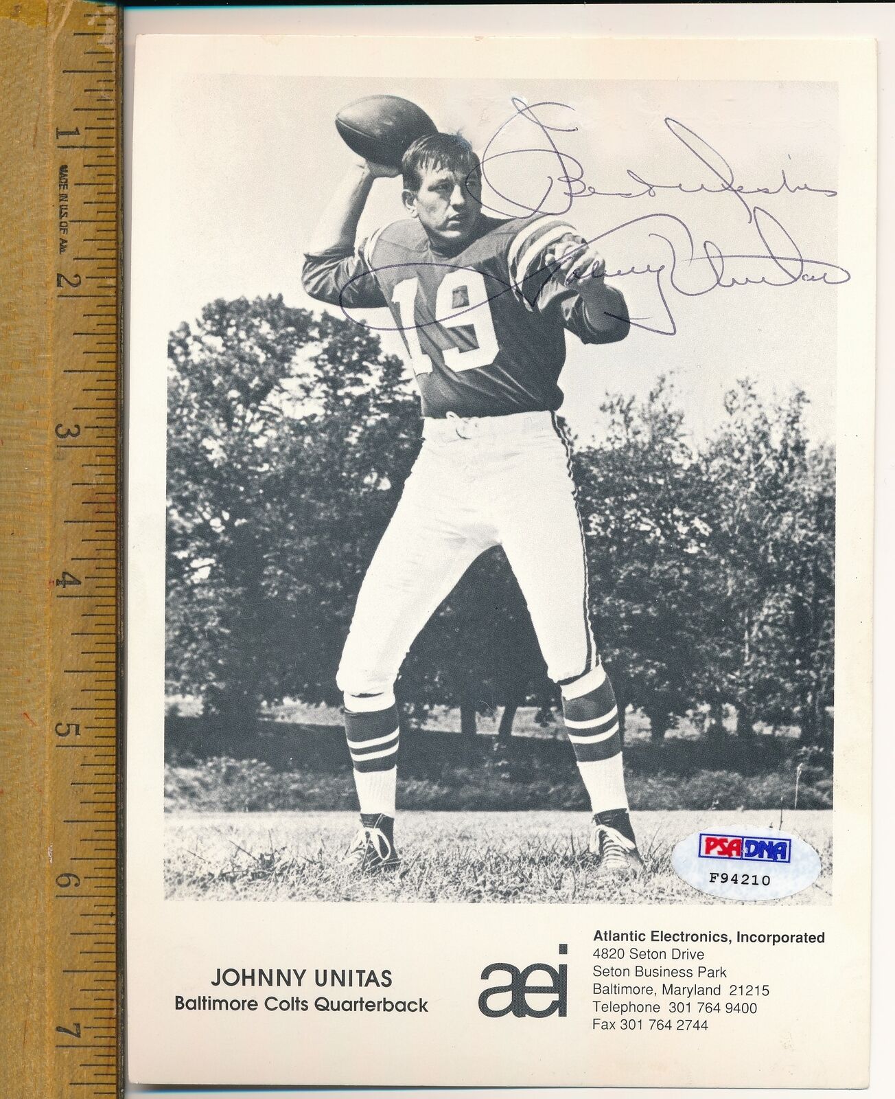 Johnny Unitas Autographed 5x7 B/W Photo Baltimore Colts PSA/DNA