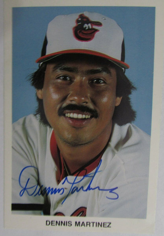 Dennis Martinez  Baltimore Orioles Signed Team Issued Postcard 149522