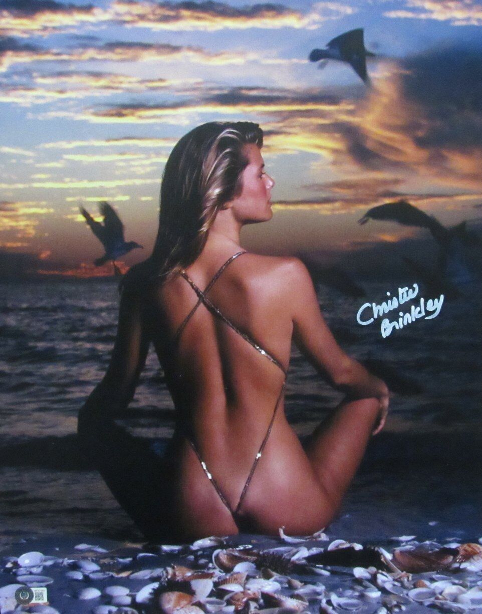 Christie Brinkley Autographed 16x20 Photo Beckett