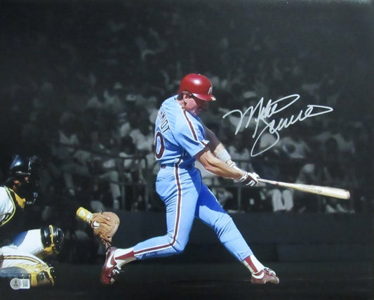 Mike Schmidt HOF Signed 16x20 Photo Philadelphia Phillies Beckett 193002