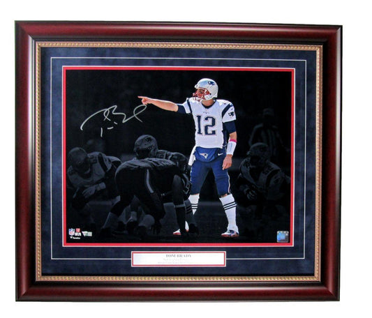 Tom Brady Autographed 16x20 Photo New England Patriots Framed Fanatics