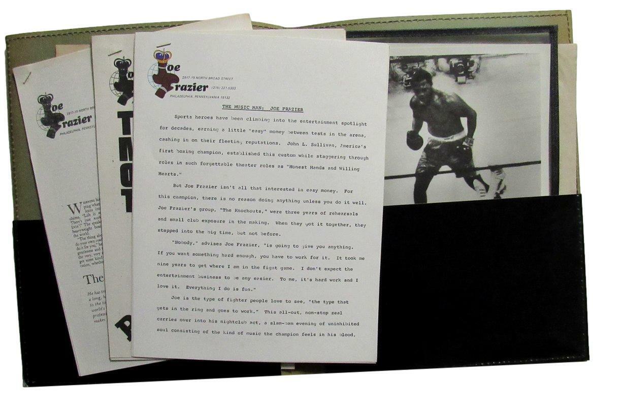 1971 Joe Frazier Heavyweight Boxing Champ Press/Media Kit 167495