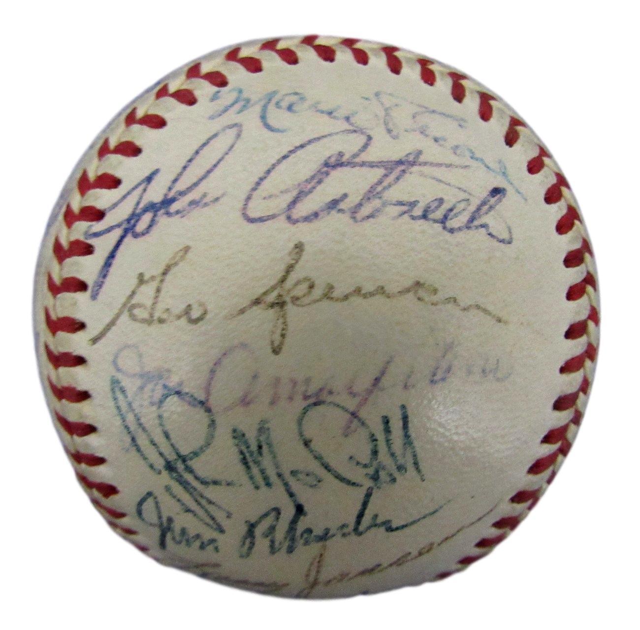 1954 World Series Champs Giants Team 32 Signed/ W. MAYS ONL Baseball JSA 149565