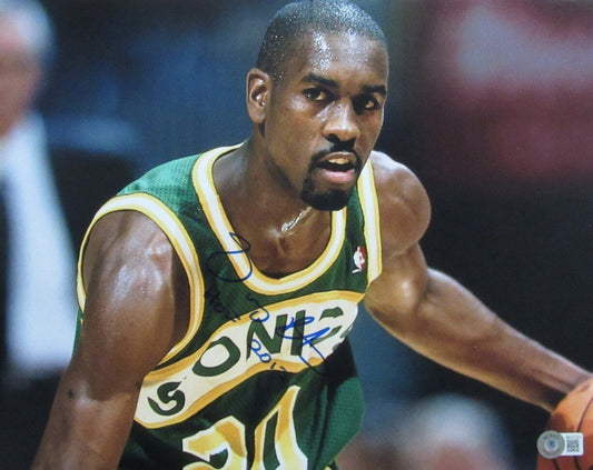 Gary Payton HOF Autographed 11x14 Basketball Photo Seattle Supersonics Beckett