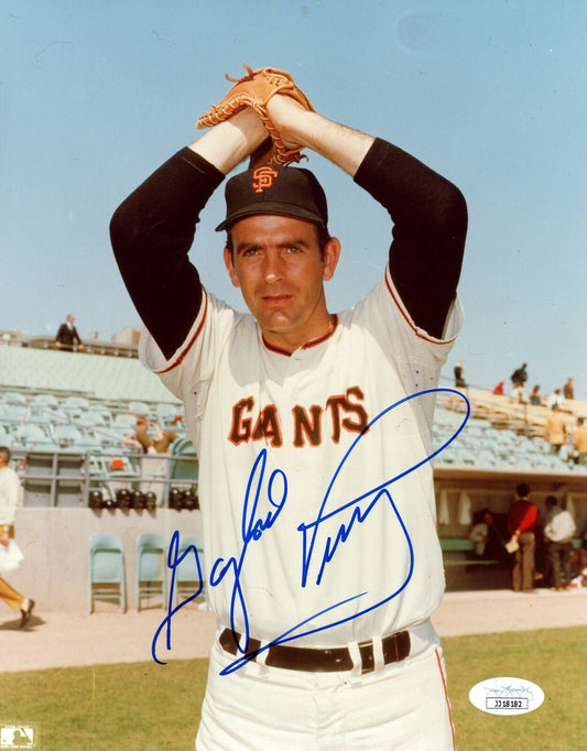 Gaylord Perry Giants HOF Signed/Autographed 8x10 Photo JSA 154486