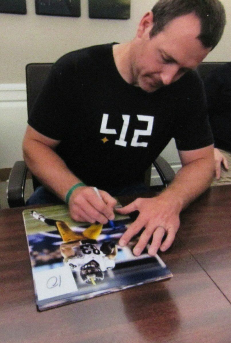 Heath Miller Pittsburgh Steelers Signed 11x14 Color Photo JSA 141985