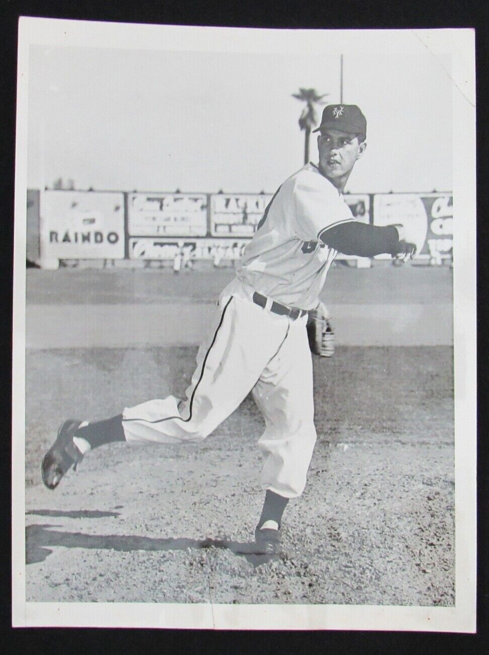 Hoyt Wilhem 1952 New York Giants 7x9 B/W Wire/Press Photo 150818