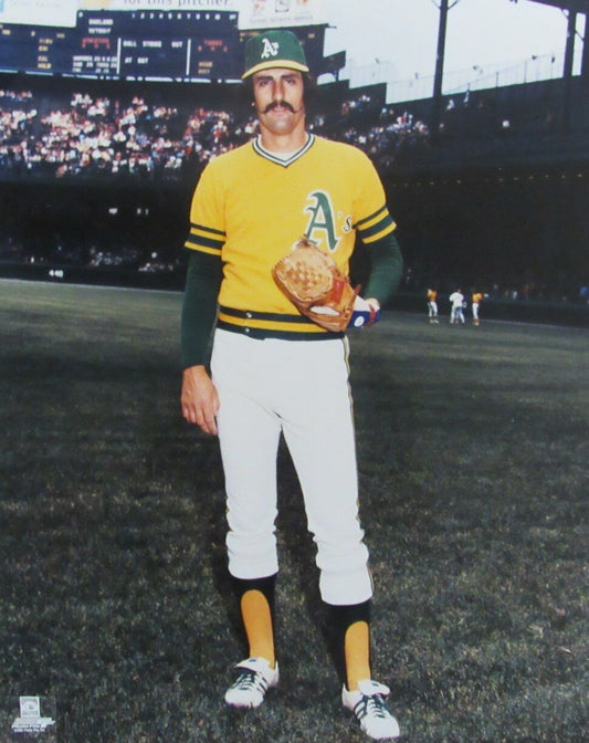 Rollie Fingers HOF Oakland Athletics Unsigned 16x20 Photo 162772