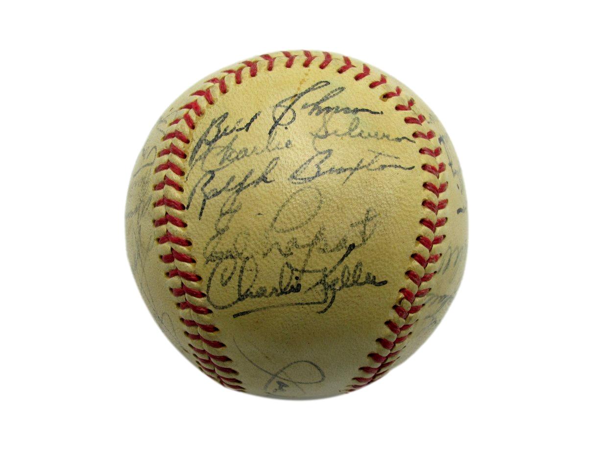 1949 Yankees OAL Team Signed Baseball (24) WS Champ HOFer Berra/Mize/Rizzuto JSA