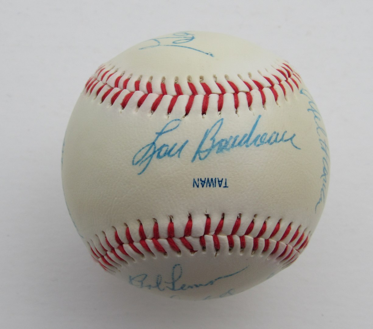 Cleveland Indians Team Autographed by 15 Players Indians Logo Baseball 180626