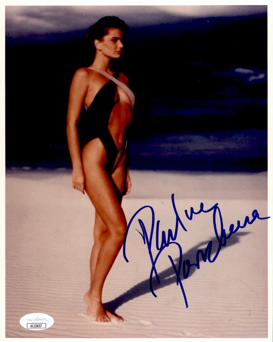 Paulina Porizkova Autographed 8x10 Photo Sports Illustrated Swimsuit   Model JSA