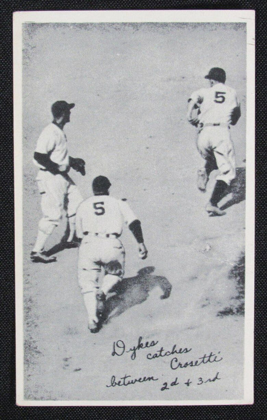 1936 National Chicle Baseball Fine Pen Premium R313 "Dykes Catches Crosetti"